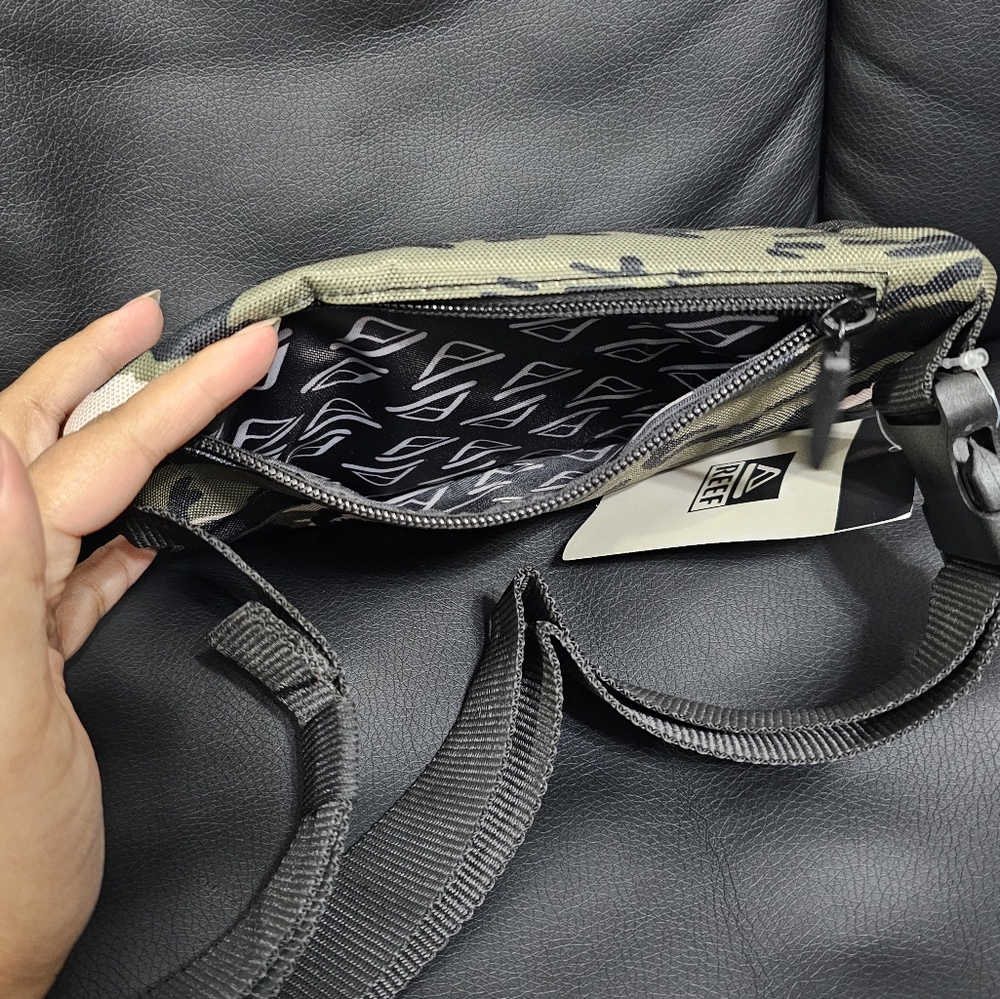 REEF Camouflage Fanny Pack Waist Belt Bag Unisex - Picture 3 of 6